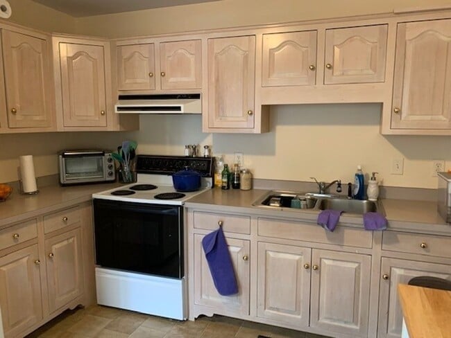 Building Photo - 41 S Main St