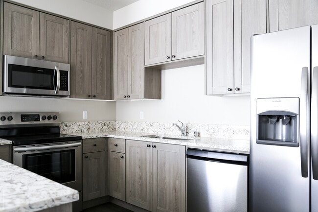 Building Photo - 4705 NE 66th Ave