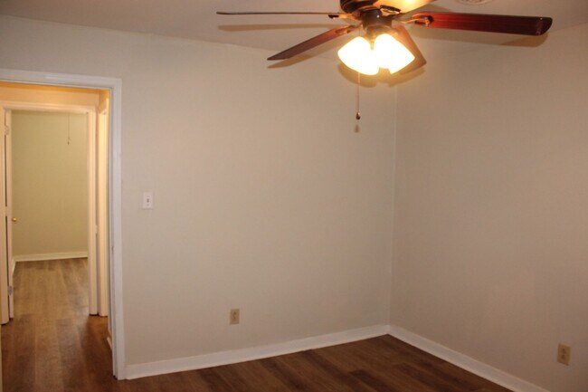 Building Photo - Charming Duplex in Havelock