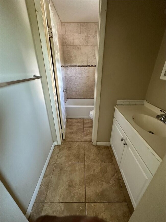 Building Photo - 5614 Blueberry Ct