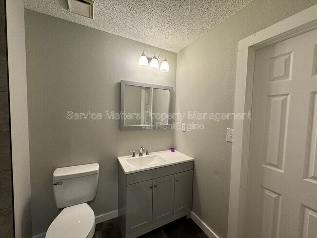 Building Photo - 485 N Fairfield Dr