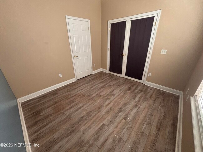 Building Photo - 14160 Fish Eagle Dr E