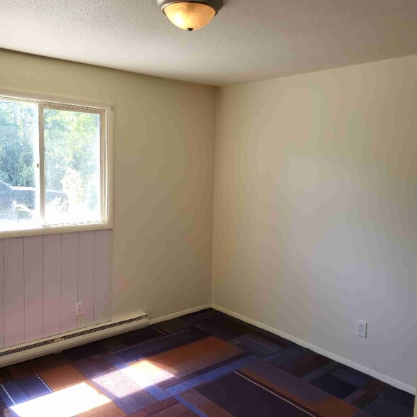 Building Photo - 1003 Colonial Dr