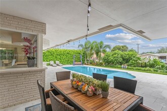 Building Photo - 1424 NE 53rd Ct