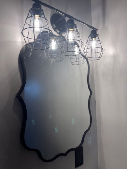 Building Photo - 207 Monroe Dr