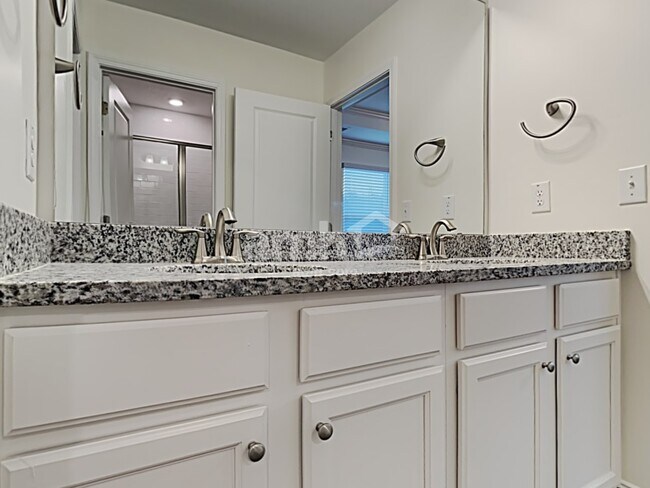 Building Photo - 334 Azore Way