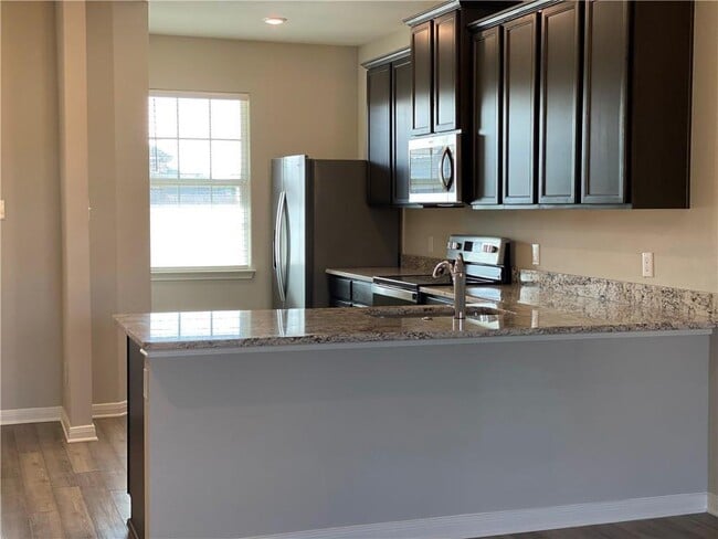 Building Photo - 261 Mount Vernon Way