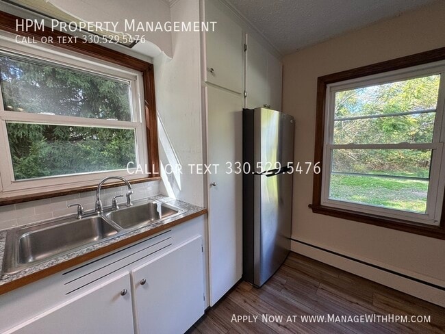 Building Photo - 5811 Strausser St NW