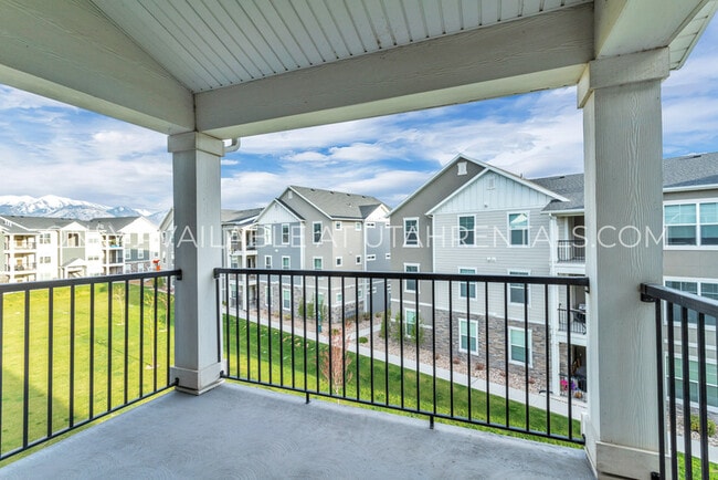 Building Photo - 42 W Silver Springs Dr