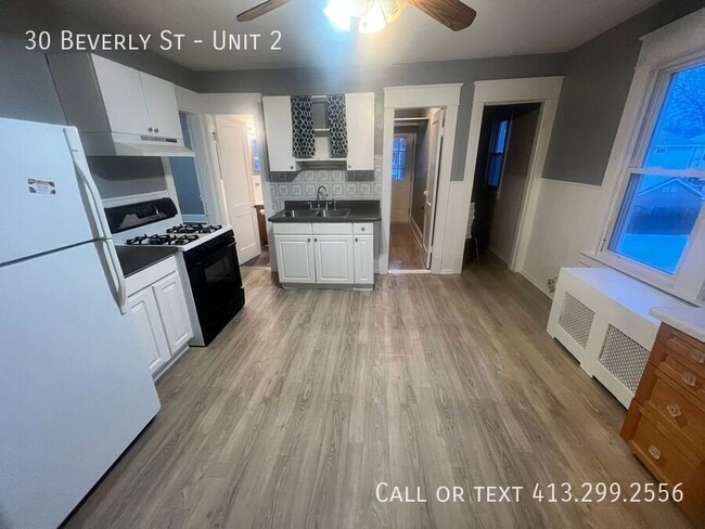 Building Photo - 30 Beverly St