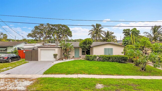 Building Photo - 4710 SW 43rd Ave