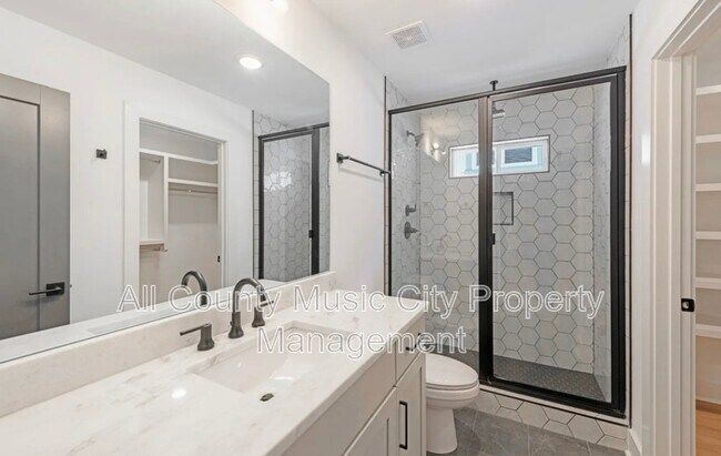 Building Photo - 204B Alta Loma Rd