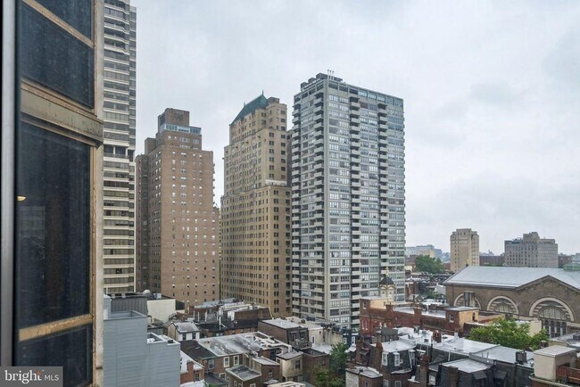 Building Photo - 2020 Walnut St