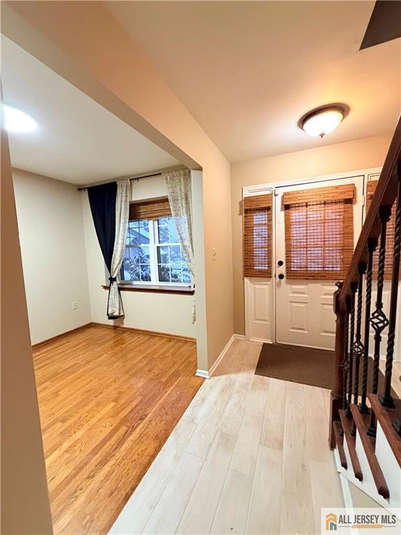 Building Photo - 41 Manor Dr