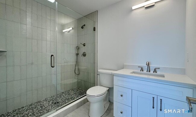 Building Photo - 25 Village Rd