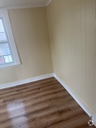 Building Photo - 40 Ashburne St