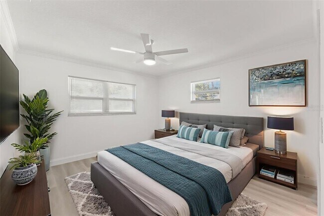 Building Photo - 4426 Helena St NE