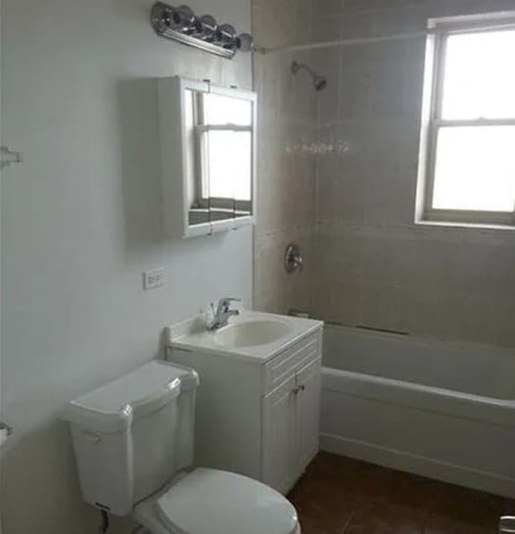 Building Photo - 6130 S Prairie Ave