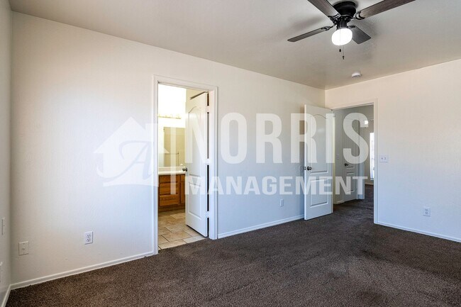 Building Photo - 10493 W Arivaca Dr