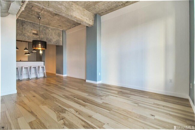 Building Photo - 942 Market St