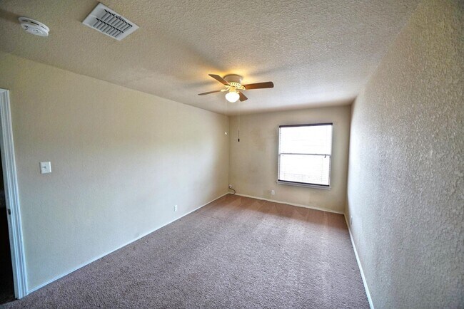 Building Photo - Gorgeous 5-Bedroom, 3.5-Bathroom Home Near...