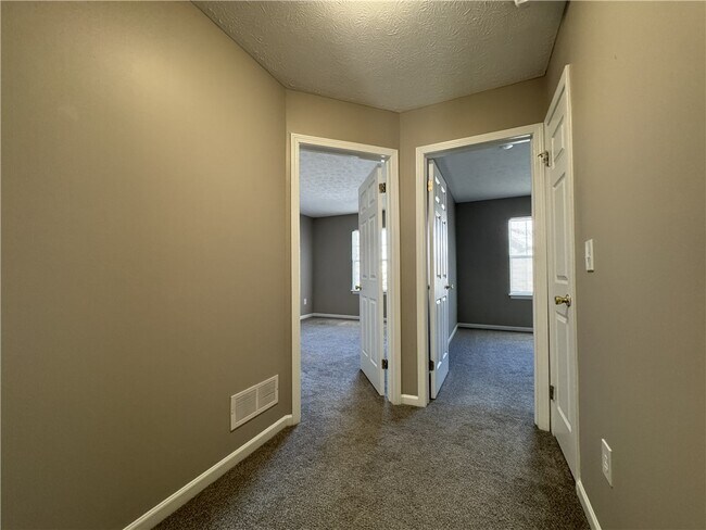 Building Photo - 744 Royal Sunset Dr