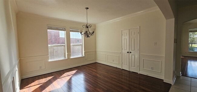 Building Photo - 6926 Sable River Dr