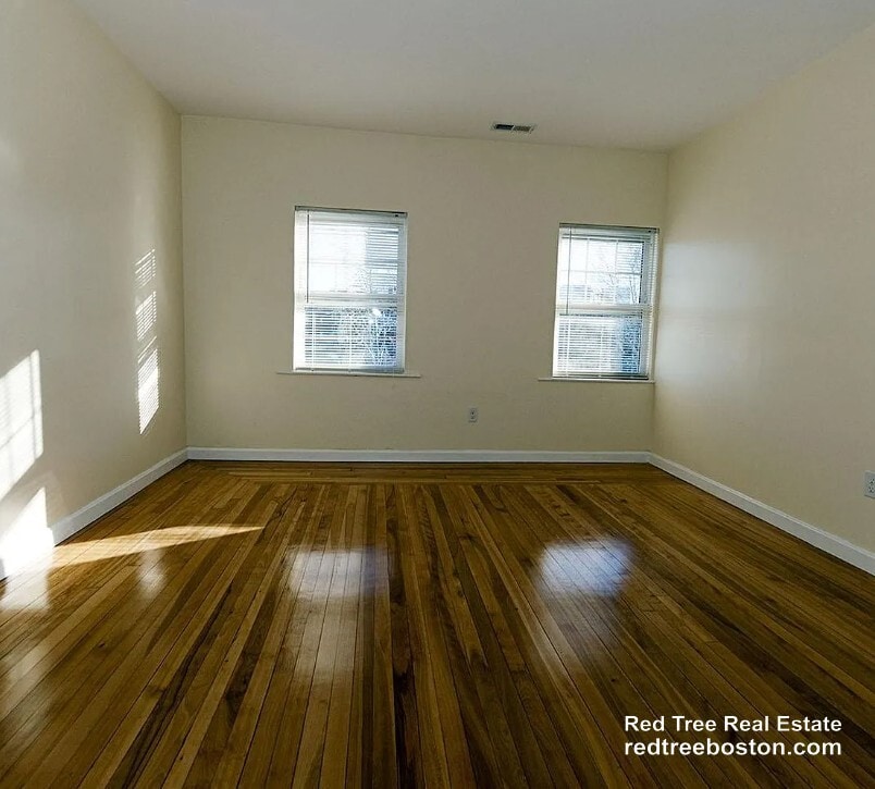 Building Photo - 34 Bentley St