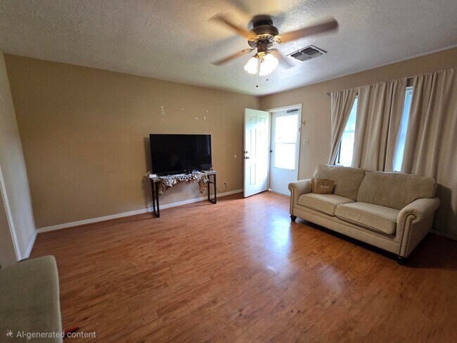 Building Photo - 605 Town Creek Ct