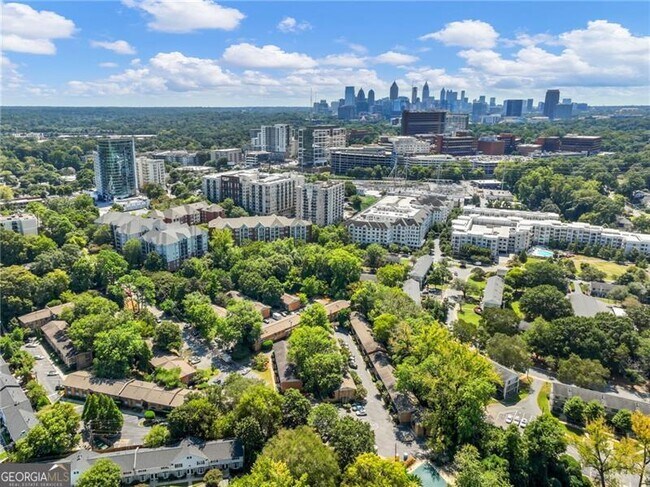 Building Photo - 115 Biscayne Dr NW