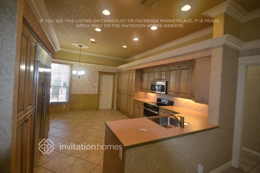 Building Photo - 5373 SW 34th Way