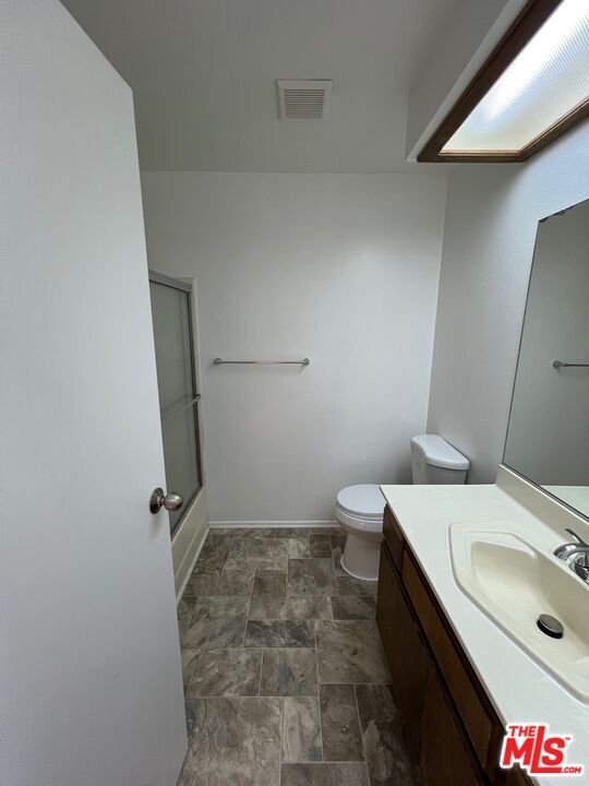 Building Photo - 1114 W 155th St