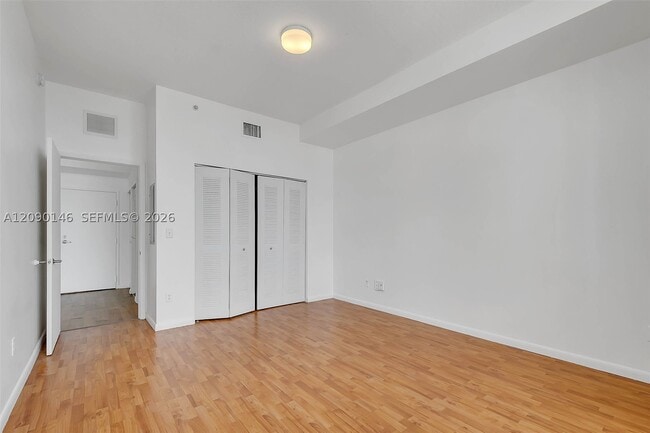 Building Photo - 1350 NW 8th Ct