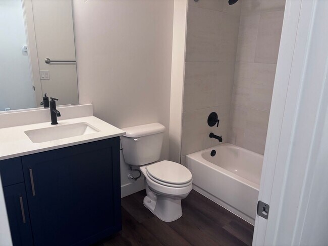 Building Photo - 3 bed | 2.5 bath single story with office