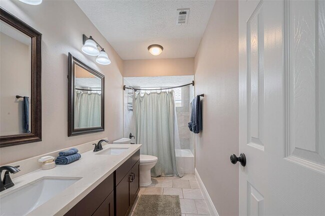 Building Photo - 5706 Georgetown Colony Dr