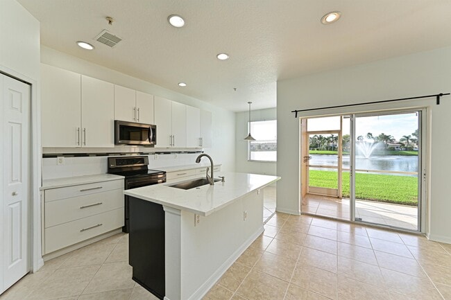 Building Photo - 3566 Parkridge Cir