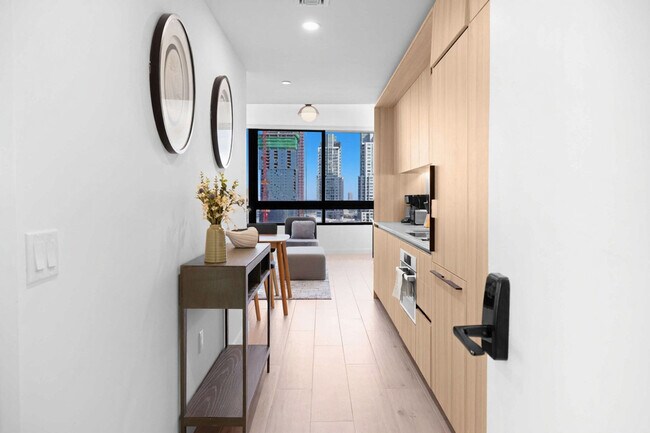 Building Photo - 225 N Miami Ave