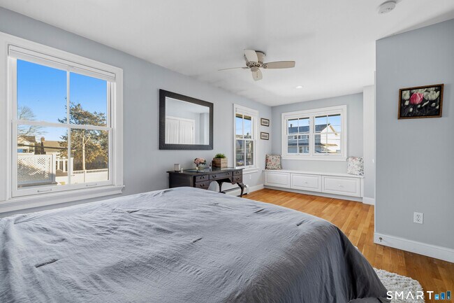 Building Photo - 5 Middle Beach Rd