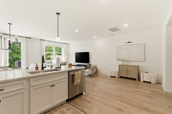 Building Photo - 6006 Mill Tree Ct