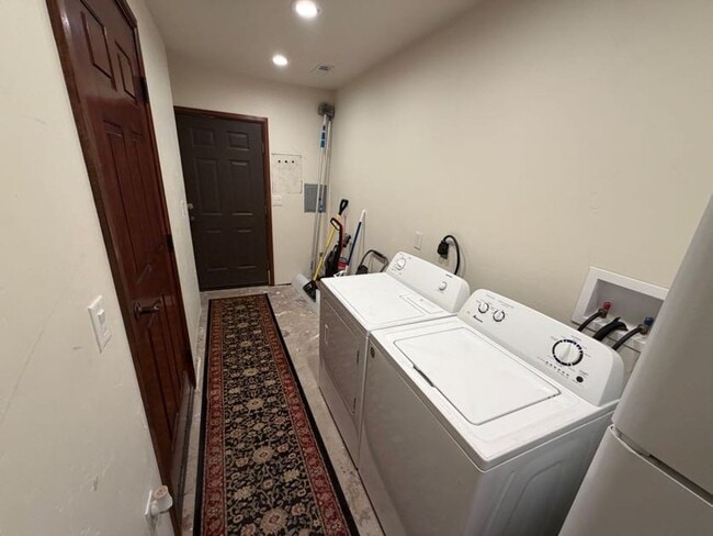 Building Photo - Beautiful Bountiful Home Near Temple & Mueller Park – Prime Location