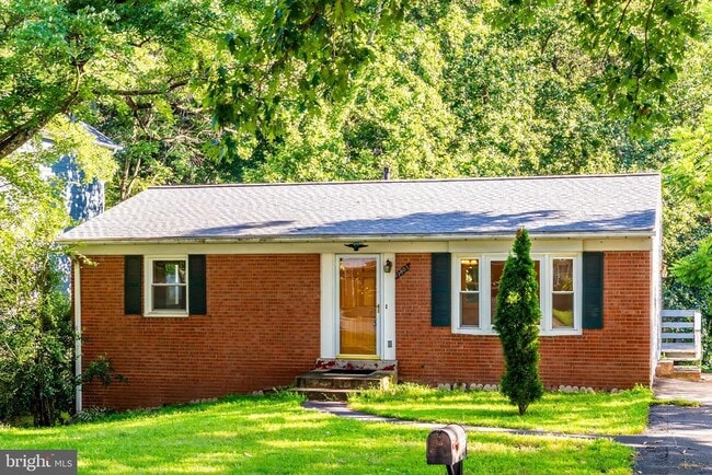 Primary Photo - 13805 Fulmer Dr