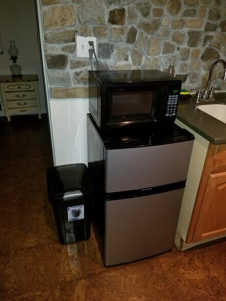 Building Photo - 300 Salem Ave NW