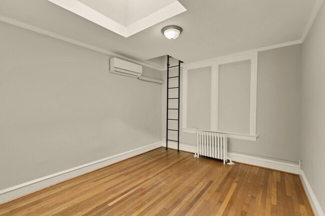 Building Photo - 1710 37th St NW