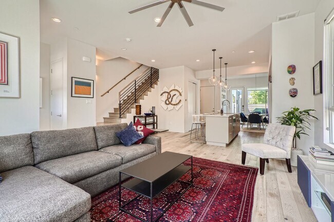 Building Photo - Modern 3 BDR S'Park Boulder Townhome