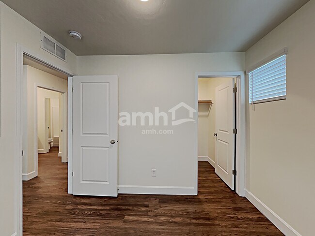 Building Photo - 9401 W Chino St