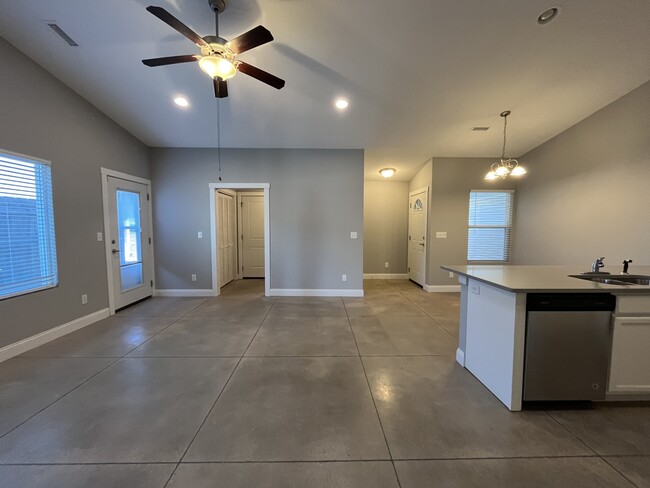 Building Photo - 5326 Hillside133