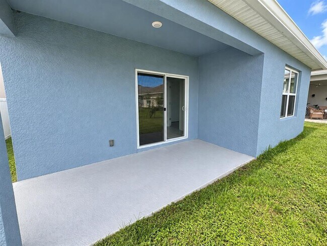 Building Photo - 1713 Southfork Dr