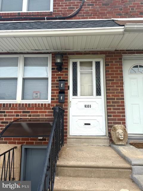 Primary Photo - 6355 Hegerman St