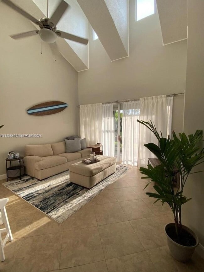 Building Photo - 51 N lakeshore Dr