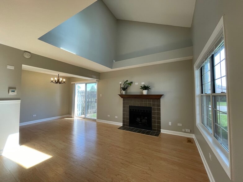 Dining Room/Living room (1st floor) - 16414 Brementowne Rd